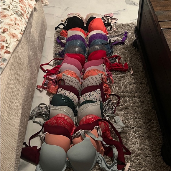 Victoria's Secret Multicolor Bra Set - Picture 2 of 2